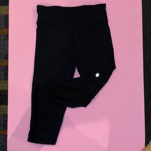 ⭐️lululemon crop pants⭐️